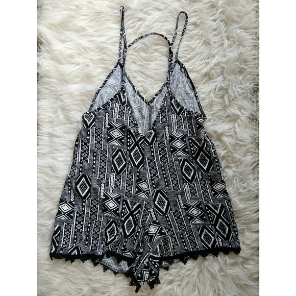 ❗ Last Chance ❗2 Rompers Forever 21 / One Clothing - Picture 6 of 8